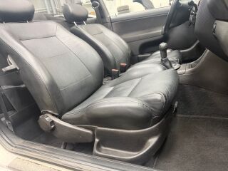 Volkswagen Golf 1.6 74kW
