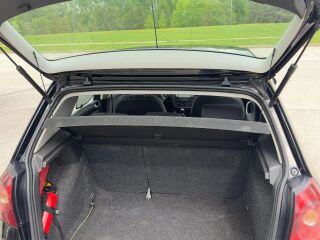 Volkswagen Golf 1.6 75kW