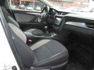 Toyota Avensis Touring Edition 2.0 4-D4 105kW