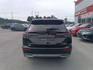 Mitsubishi Outlander Instyle Plus 4WD 2.4 PHEV 225kW