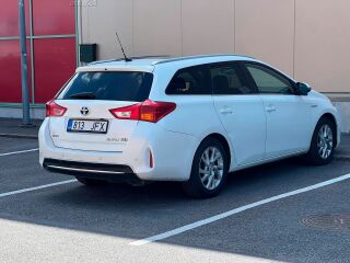 Toyota Auris 1.8 73кВ