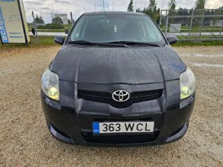Toyota Auris 2.2 130кВ
