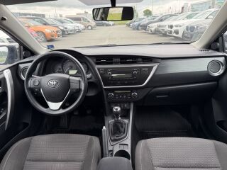 Toyota Auris 1.6 97кВ