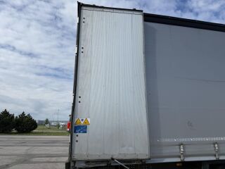 Schmitz Semitrailer Curtainsider Standard