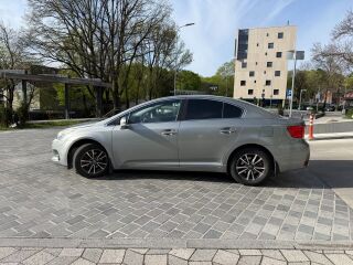 Toyota Avensis Linea Sol 1.8 108kW