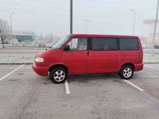 Volkswagen Caravelle 2.4 57kW
