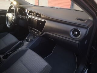 Toyota Auris 1.8 100kW