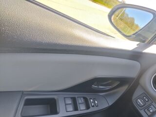 Toyota Yaris LUXURY 1.5 55kW