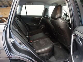 Toyota RAV4 Luxury Plus 2.5 131кВ