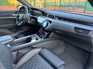 Audi e-tron 55 S-Line 300kW