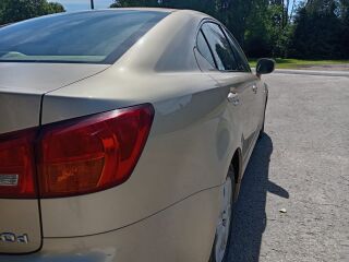 Lexus IS 220 2.2 130kW