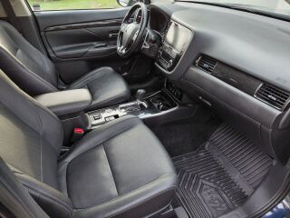 Mitsubishi Outlander Intense 4WD 2.3 DI-D MIVEC 110кВ