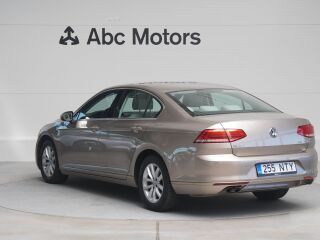 Volkswagen Passat Comfortline 1.8 132кВ