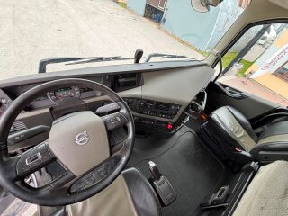 Volvo FH540 6x4 EURO6 + RETARDER + BOX   + VIBRATOR 405kW