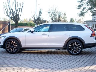 Volvo V90 Cross Country MY23 Ultimate Bright Xenium Wntr 2.0 B5 AWD MHEV Kerghübriid 183kW