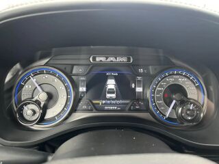 Ram 1500 Limited Night Crew Cab 5.7 V8 Hemi 395hp