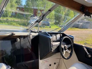 Bayliner 2150 OMC 130 COBRA
