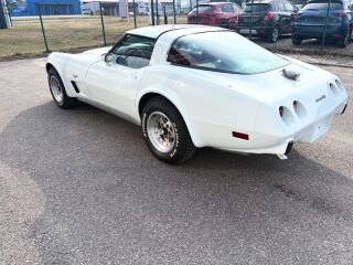 Chevrolet Corvette C3 5.7 V8 168kW