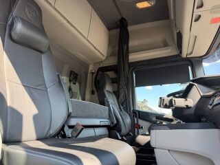 Scania S560 A4X2EB 13.0 412kW