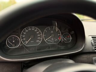 BMW 320 Sportpakett Facelift 2.2 R6 125kW