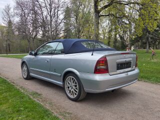 Opel Astra Bertone 1.8 92kW