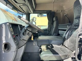 Scania P320 4x2 + FASSI F165A.0.23 + Drop side Platform + 235kW