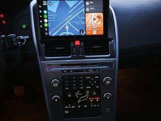 Volvo XC60 MOMENTUM 2.4 120kW