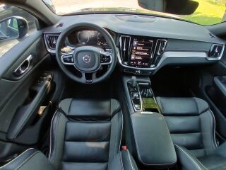 Volvo V60 T6 R-Design Recharge AWD 2.0 R4 251kW