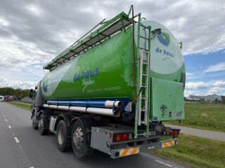 Scania 114 8x2