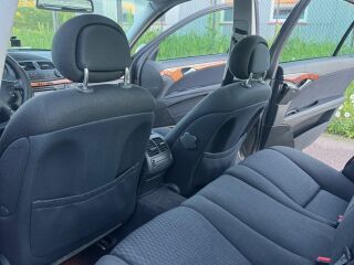 Mercedes-Benz E 220 2.1 110kW