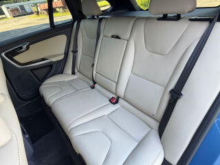 Volvo V60 Plug-In Hybrid AWD 2.4 D6 AWD 158кВ