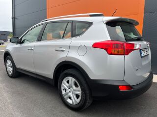 Toyota RAV4 Standard 4WD 2.0 111кВ