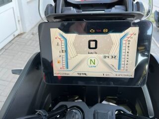 QJ Motor SVT 650 X kohvritega V2 57kW