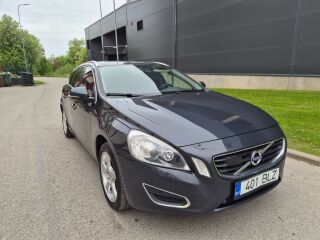 Volvo V60 Summum 2.4 158kW