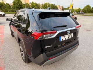 Toyota RAV4 Luxury Plus 2.5 131kW