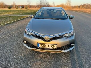 Toyota Auris 1.8 73кВ