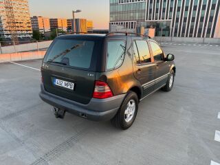 Mercedes-Benz ML 270 2.7 120kW