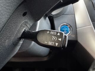 Toyota Auris Facelift Hybrid 1.8 73кВ
