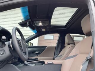 Lexus ES 300h 131kW