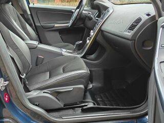 Volvo XC60 Momentum AWD MY15 2.4 D4 133кВ