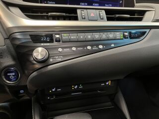 Lexus ES 300h 2.5 131kW