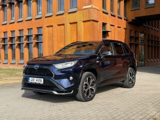 Toyota RAV4 Plug-in hybriid 2.5 136кВ
