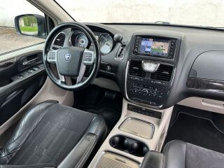 Lancia Voyager Platinum StownGO 2.8 130kW