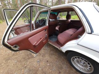 Mercedes-Benz 240 2.4 53kW