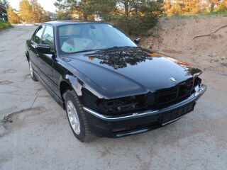 BMW 740