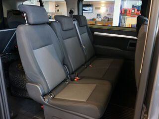 Peugeot Traveller Shuttle BlueHDi 180 XL 1+7 Matalalattia  2.0 R4 HDI 130кВ