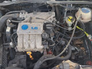 Volkswagen Golf 1.6 74kW
