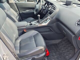 Peugeot 3008 Platinum 1.6 82kW