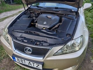 Lexus IS 220 2.2 130kW
