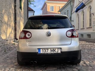 Volkswagen Golf GTI 2.0 147kW
